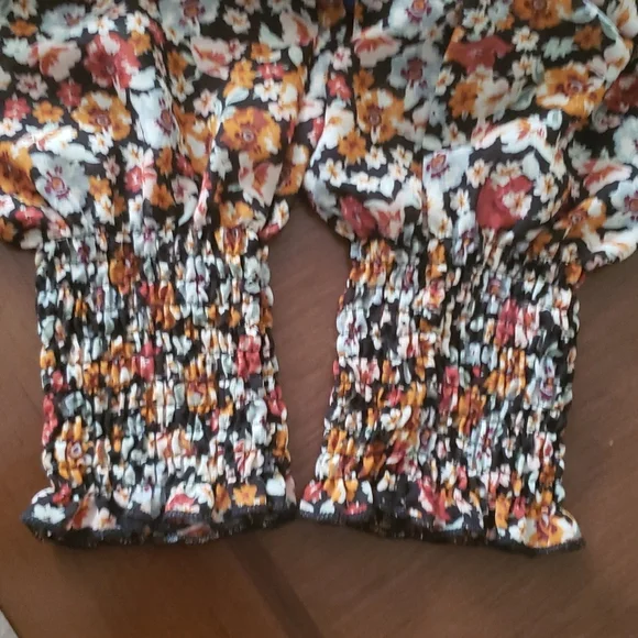 Dynamite Tops - Picture 3 of 3